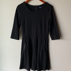 Gap black dress with pockets